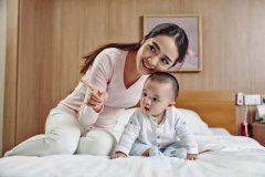 【安琪兒】?jī)罕＝缣┒粪嵒葸B教授解答新生兒喂養(yǎng)七大困惑（一）